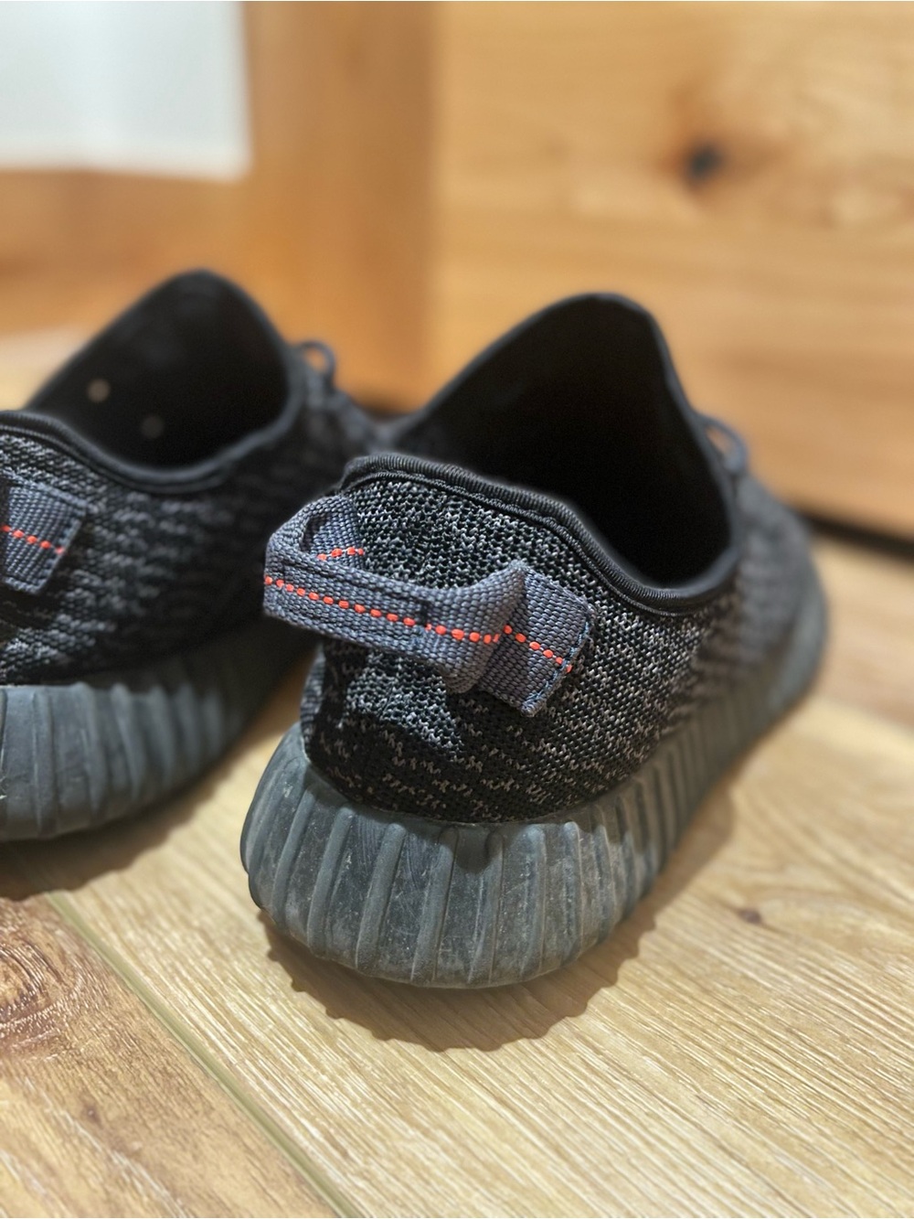 Size 10 Yeezy 350 v1 black pirate original release - Yeezy sneakers - pre owned - Picture 4 of 9